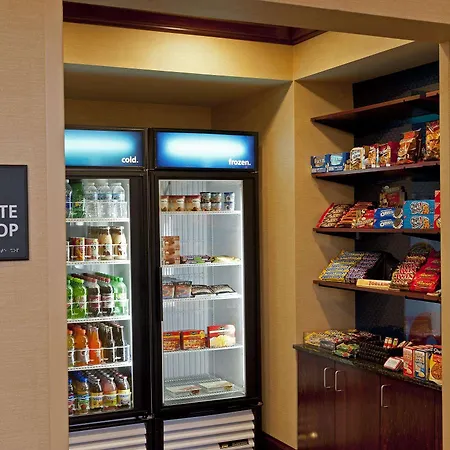 Hampton Inn & Suites Indianapolis-Airport 