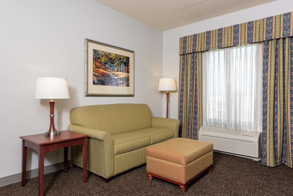 Hampton & Indianapolis-airport