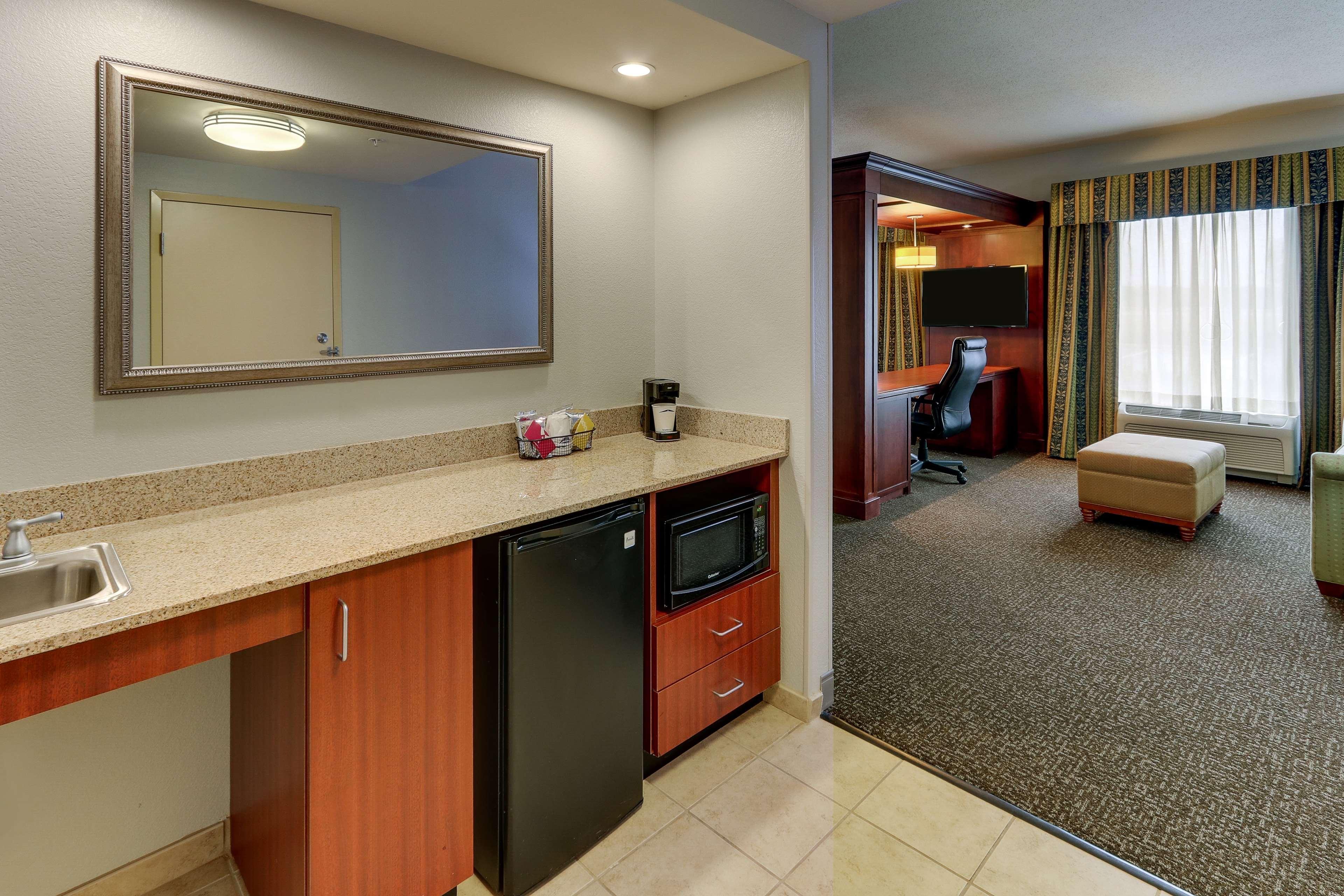 Hampton & Indianapolis-airport
