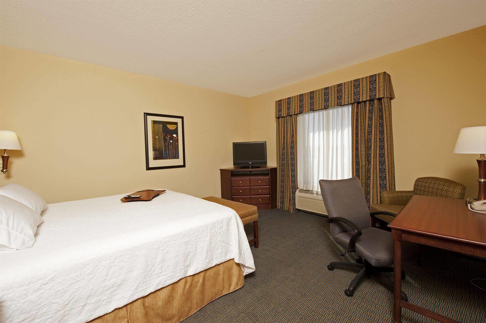 Hampton & Indianapolis-airport Hotel Indianapolis